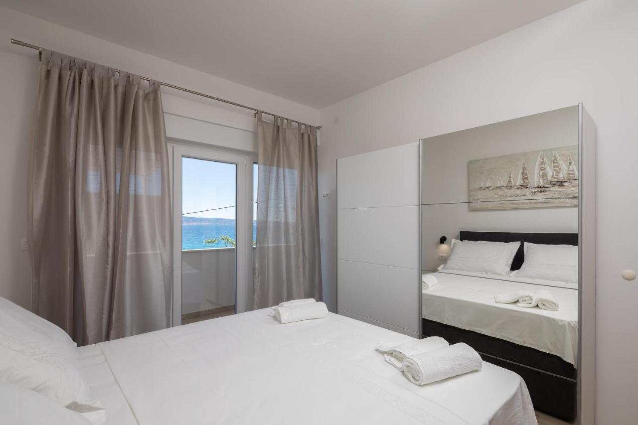 Apartments 20 Meters From The Beach Jesenice  Quarto foto